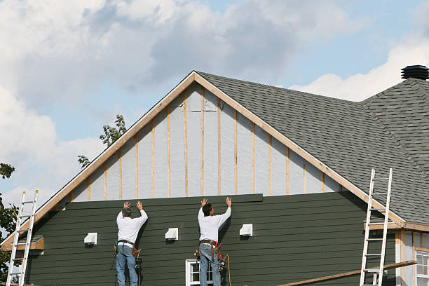 Professional Siding technician working in Moorestown, NJ